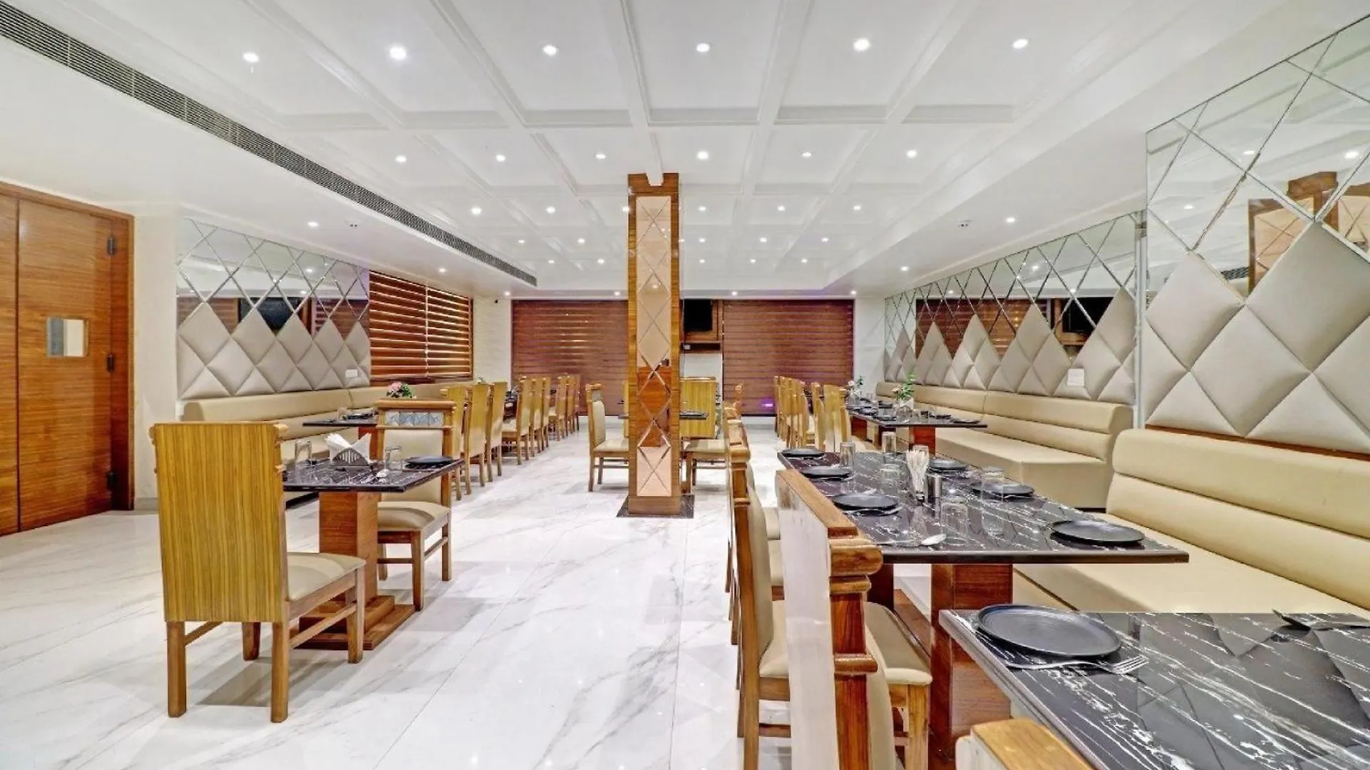 Hotel Green View Agra  4*, Agra (Uttar Pradesh) India